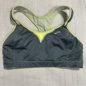 Brooks sports bra, 38D, racerback, adj. straps. Running, jogging, yoga